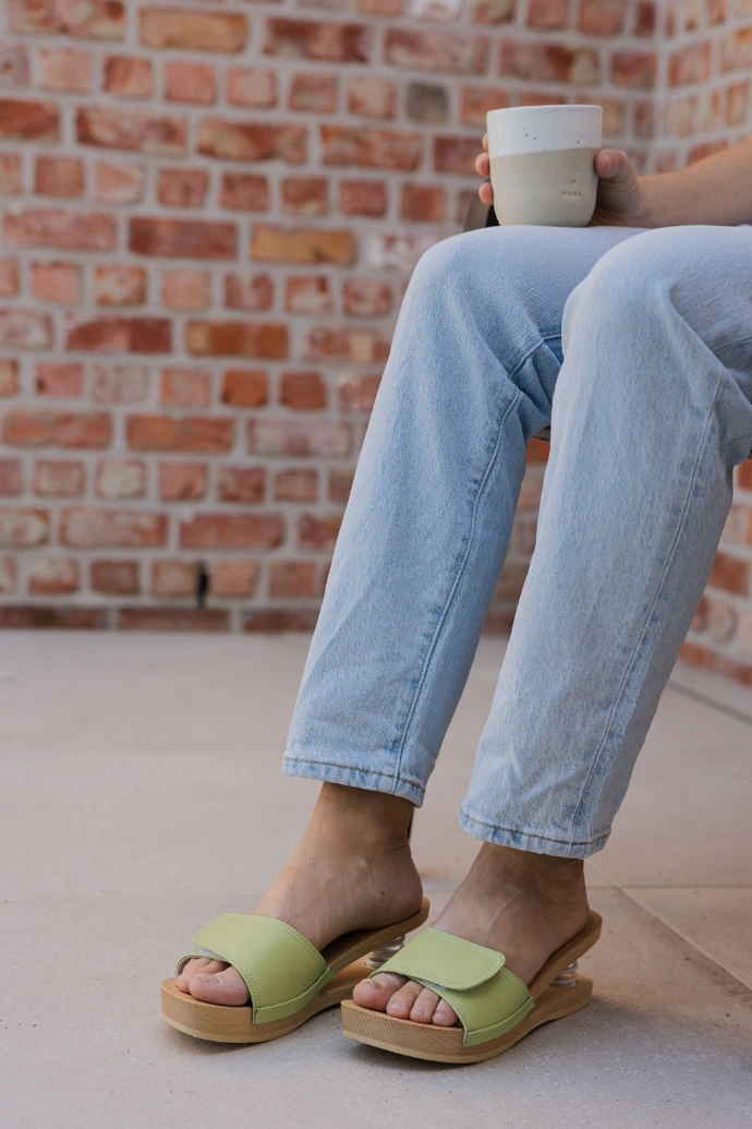 alt="Brigitte Ravel women’s shoes with spring heel for light, energetic legs"