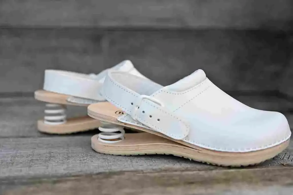 PONY WHITE